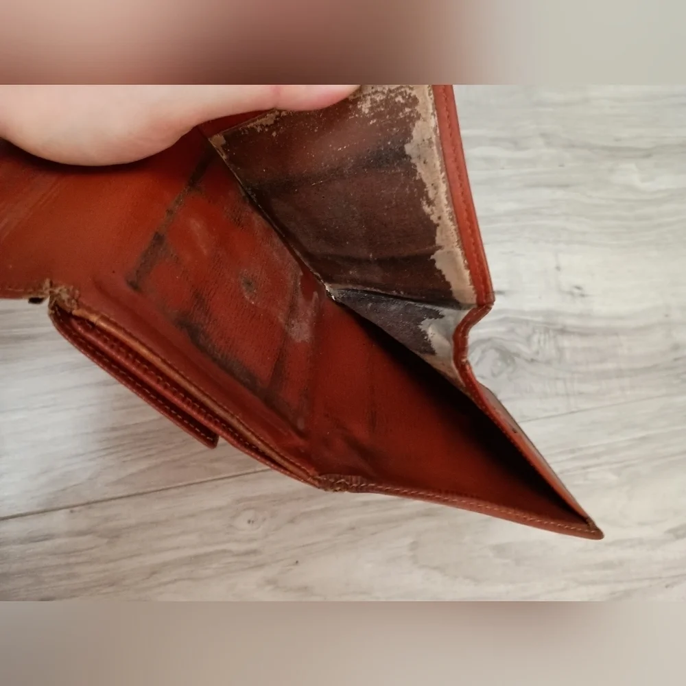 Authentic Louis Vuitton Men's Brown Orange Epi Leather Trifold Compact Wallet